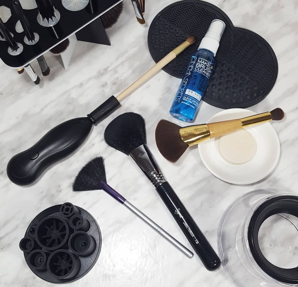 How I Clean My Makeup&nbsp;Brushes