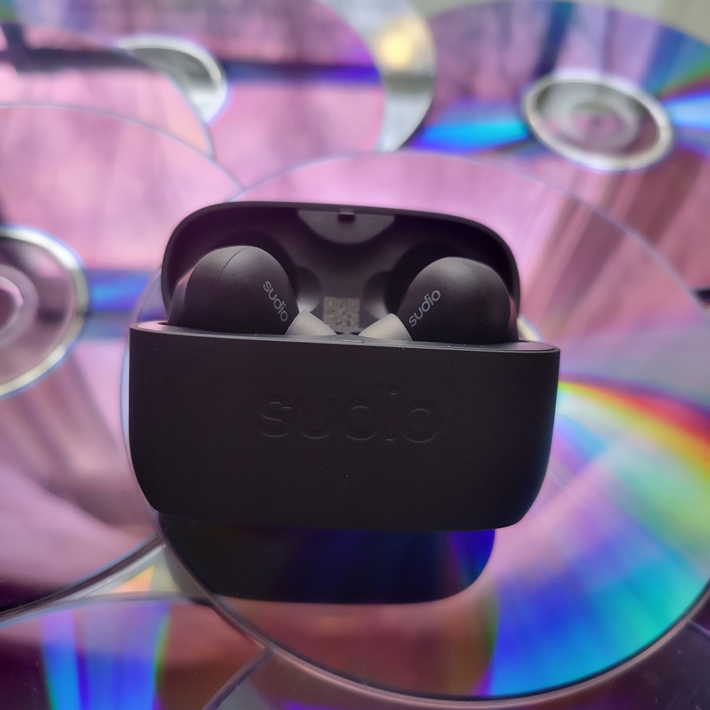 Review | Sudio E2 Ear Phones & Klar White Over-the-Ear&nbsp;Headphones